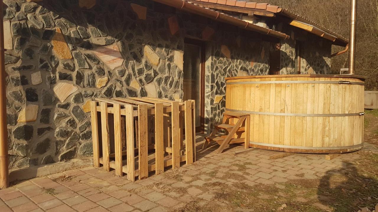 Old Stone Villa Obarok Exterior photo